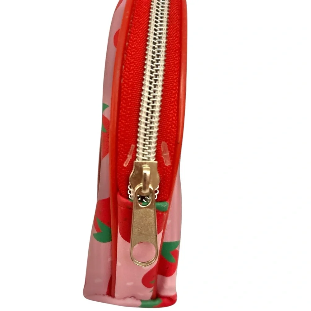 Strawberry Shortcake Cosmetic Brush Travel Set - Picture 4 of 8